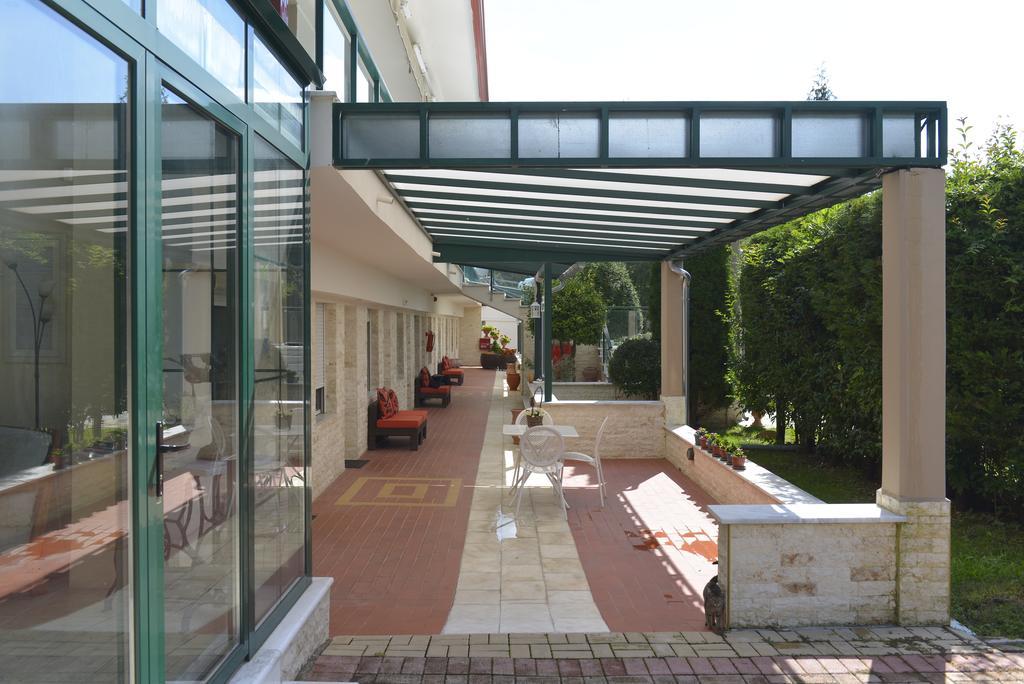 Hotel Galaxy Krepeni Exterior foto